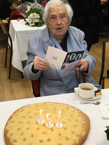 Bon anniversaire à la doyenne de notre association qui vient de fêter ses 100 ans
